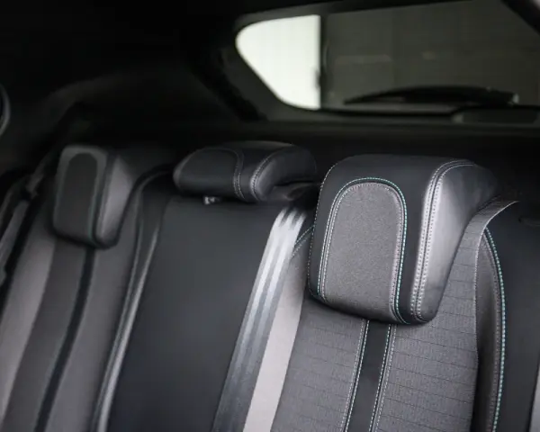 Peugeot 2008 1.2 PureTech Allure Pack 17