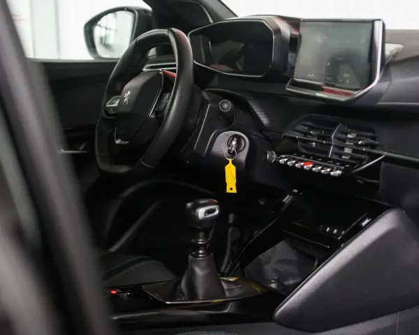 Peugeot 2008 1.2 PureTech Allure Pack 19