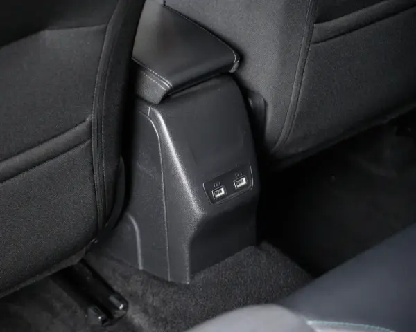 Peugeot 2008 1.2 PureTech Allure Pack 21