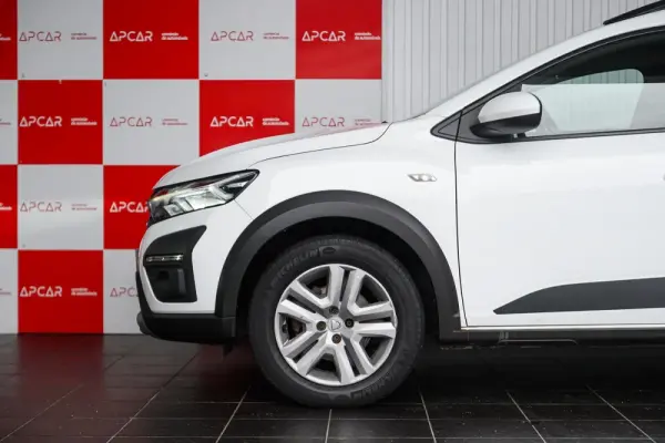 Dacia Jogger 1.0 TCe Essential 7L 8