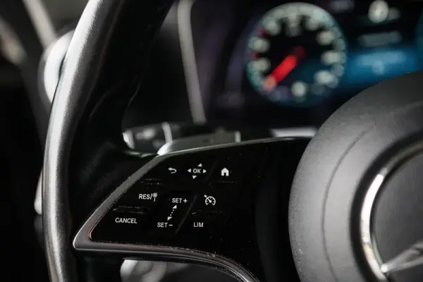 Mercedes-Benz E 300 41