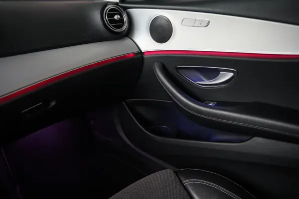 Mercedes-Benz E 300 49