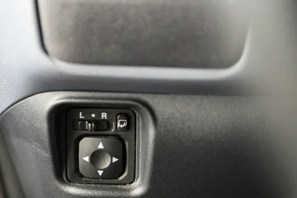 Peugeot iOn Active 24