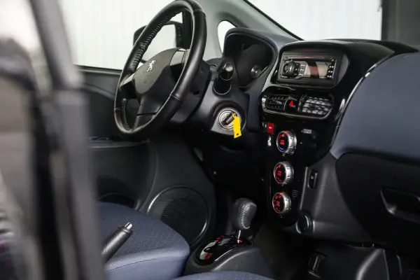 Peugeot iOn Active 32