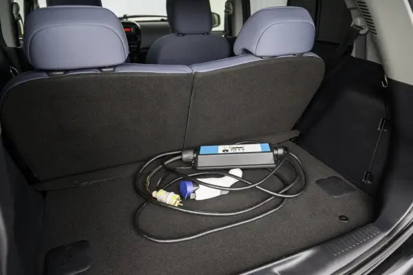 Peugeot iOn Active 33