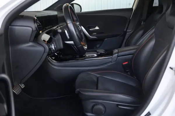 Mercedes-Benz A 180 d AMG Line Aut. 30