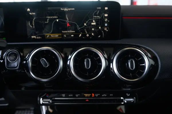 Mercedes-Benz A 180 d AMG Line Aut. 41