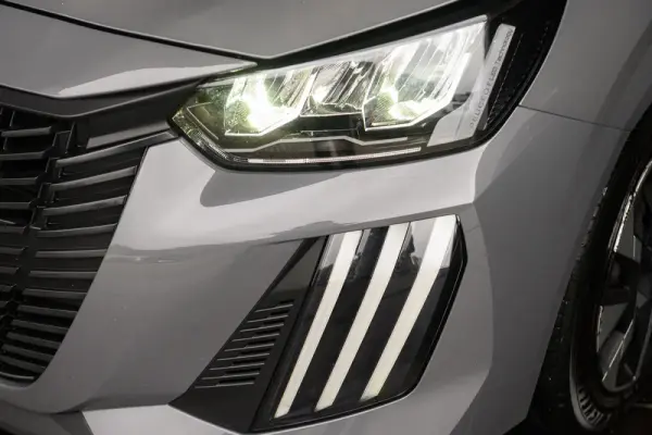 Peugeot 208 1.2 PureTech Active 12