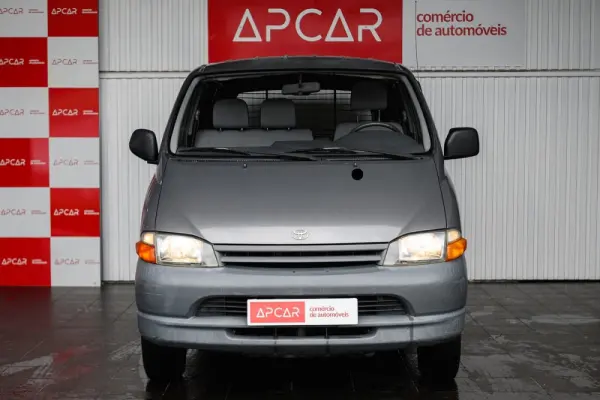 Toyota HiAce 2.4 D LXH12LG 8