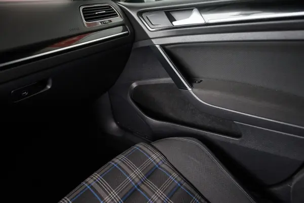 Volkswagen Golf 1.4 GTE Plug-in-Hybrid DSG 47