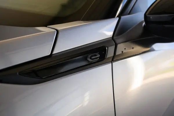 Peugeot e-2008 50 kWh GT Pack 10