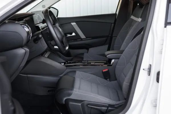 Citroen e-C4 50 kWh Autonomia Conforto Plus 26
