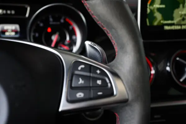 Mercedes-Benz GLA 45 AMG 4-Matic 51