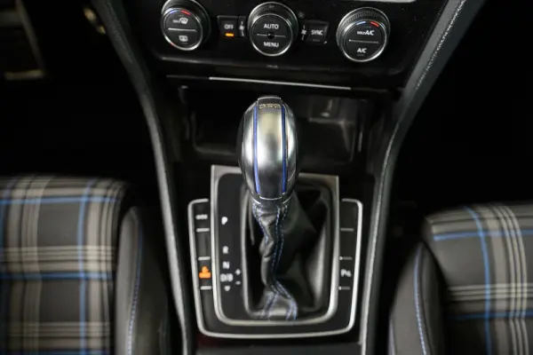 Volkswagen Golf 1.4 GTE Plug-in-Hybrid DSG 53