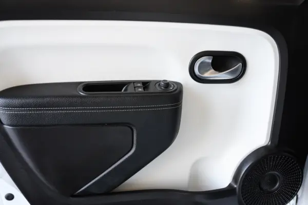 Renault Twingo E-Tech Techno 80 Urban Range 18