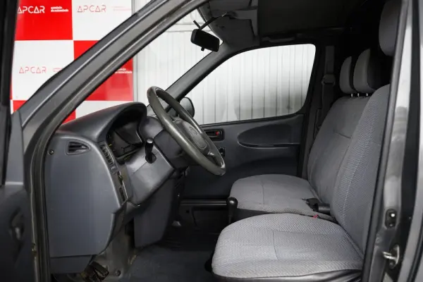 Toyota HiAce 2.4 D LXH12LG 15