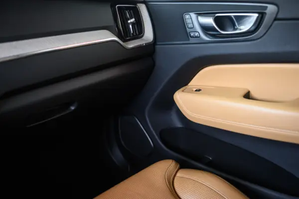 Volvo XC 60 2.0 D4 Inscription AWD Geartronic 42