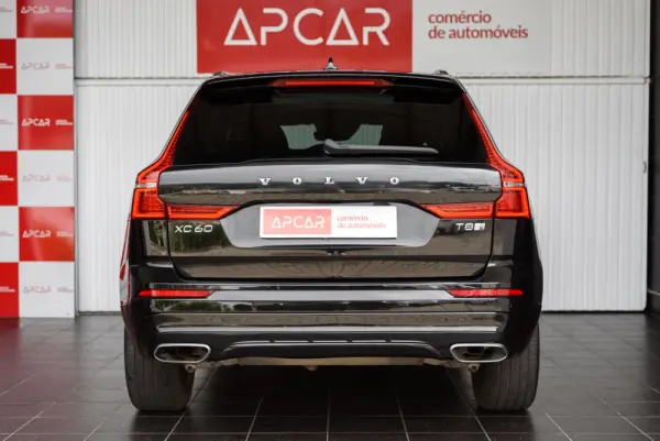 Volvo XC 60 2.0 T8 PHEV R-Design AWD 13