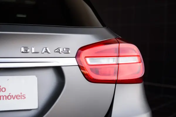 Mercedes-Benz GLA 45 AMG 4-Matic 11