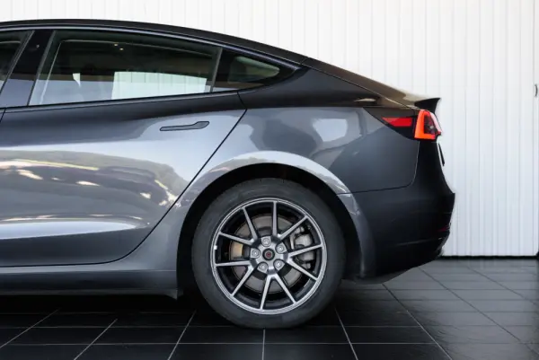 Tesla Model 3 Standard Range Plus RWD 10