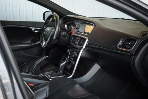 Volvo V40 1.5 T3 Sport Edition R Geartronic 46