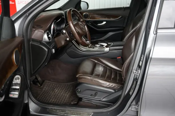 Mercedes-Benz GLC 250 d AMG Line 4-Matic 26