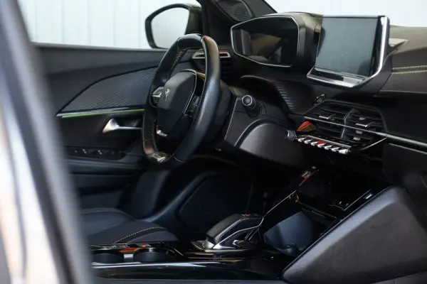 Peugeot e-2008 50 kWh GT Pack 61