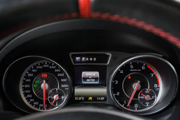 Mercedes-Benz GLA 45 AMG 4-Matic 32