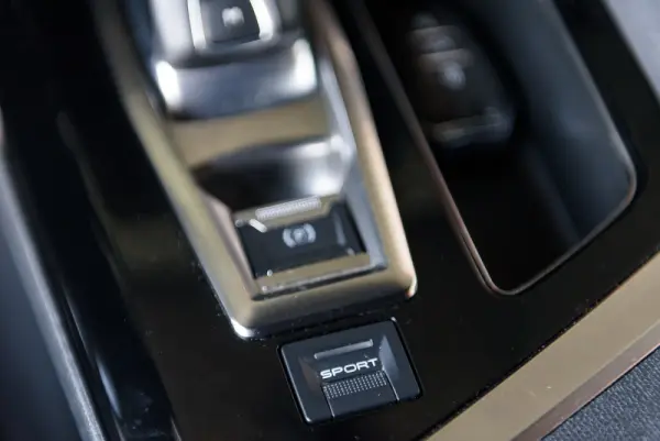 Peugeot 3008 1.5 BlueHDi GT EAT8 56