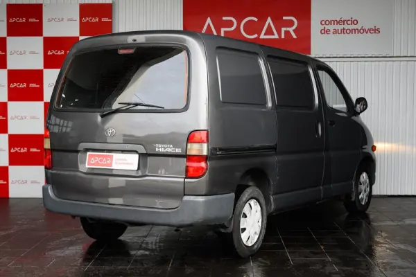 Toyota HiAce 2.4 D LXH12LG 3