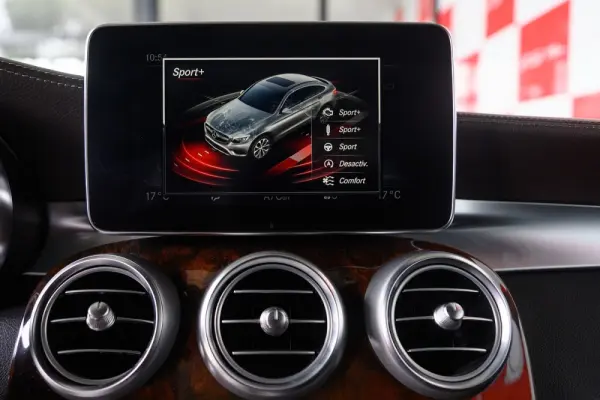 Mercedes-Benz GLC 250 d AMG Line 4-Matic 54