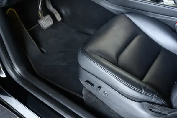 Tesla Model Y Long Range Dual Motor AWD 25