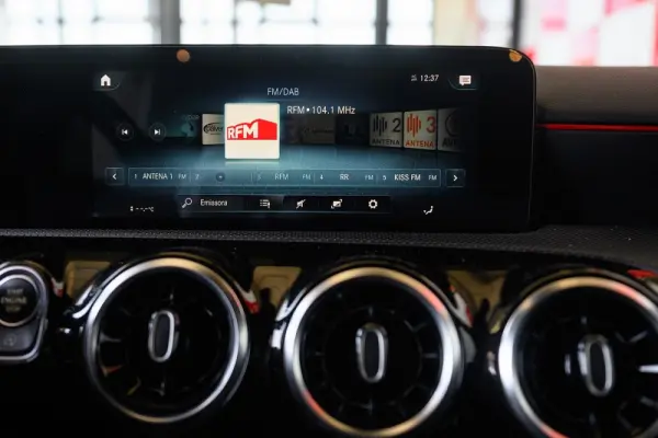 Mercedes-Benz A 180 d AMG Line Aut. 41