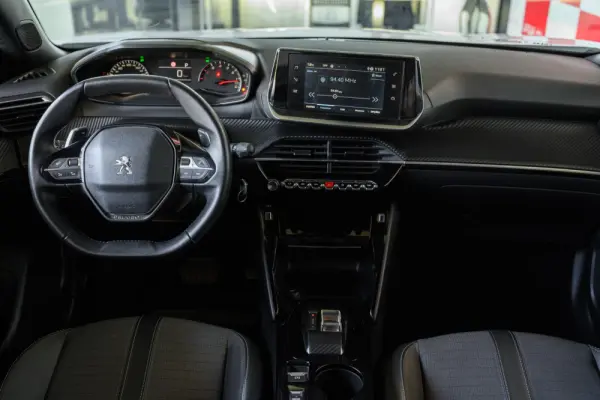 Peugeot 2008 1.2 PureTech Allure EAT8 45