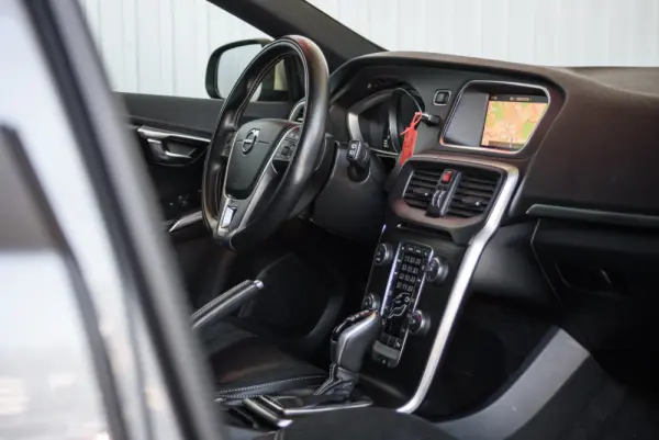 Volvo V40 1.5 T3 Sport Edition R Geartronic 47