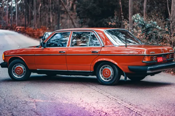 Mercedes-Benz 240 D US-Spec 6