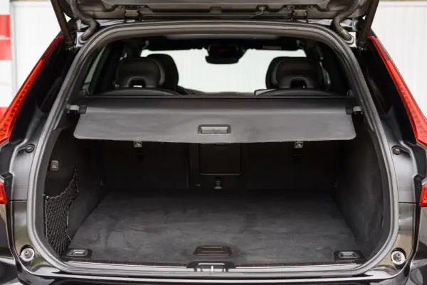 Volvo XC 60 2.0 T8 PHEV R-Design AWD 18