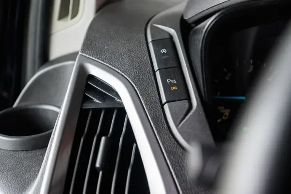 Ford Transit Custom Adaptada p/ 3 cadeiras de rodas 45