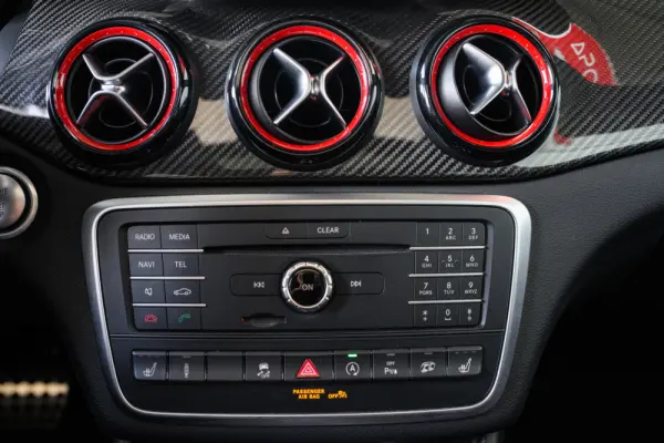 Mercedes-Benz GLA 45 AMG 4-Matic 37
