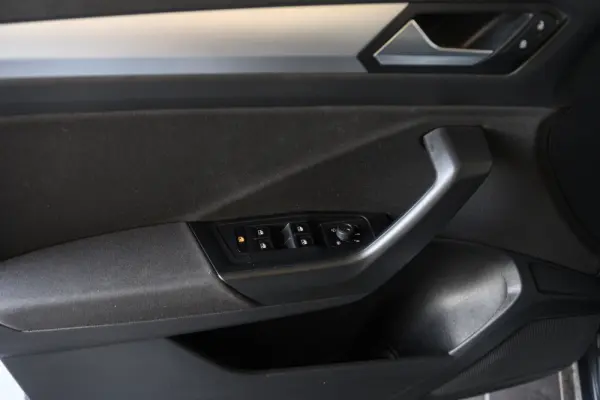 Volkswagen T-Roc 1.0 TSI Life 26