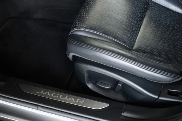 Jaguar XF 2.0 D R-Sport Aut. 32