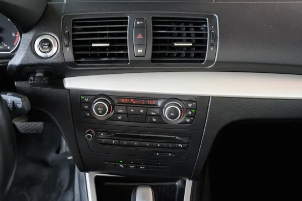 BMW 120 d Cabrio Auto 43