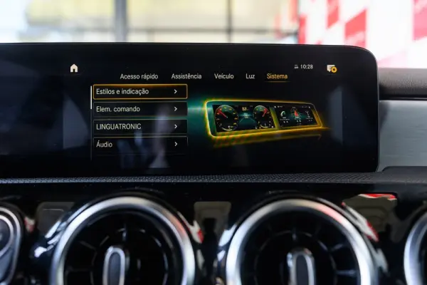 Mercedes-Benz A 180 Limousine d AMG Line Aut. 56