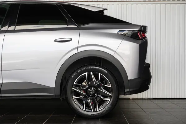 Peugeot 3008 1.2 Hybrid Allure e-DCS6 16