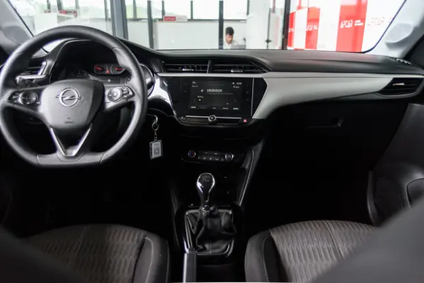 Opel Corsa 1.2 Business 32