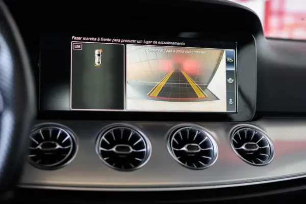 Mercedes-Benz E 220 d 9G-TRONIC Avantgarde 51