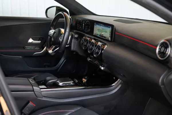 Mercedes-Benz A 180 d AMG Line Aut. 70