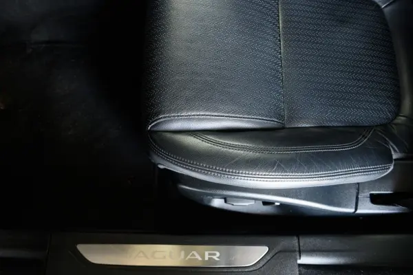 Jaguar XF 2.0 D R-Sport Aut. 30