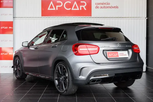 Mercedes-Benz GLA 45 AMG 4-Matic 18
