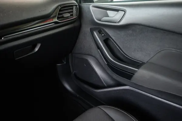 Ford Fiesta 1.0 EcoBoost Trend Connected 37